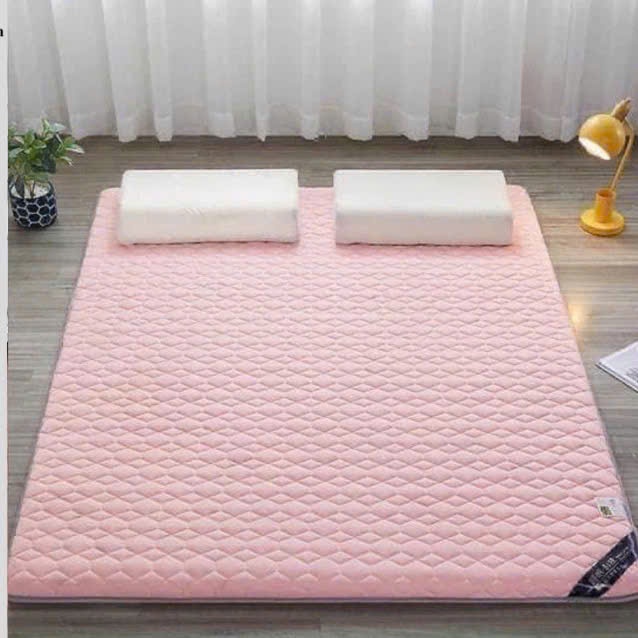 Đệm topper gấp gọn Ricehome – nhỏ gọn, êm ái, phù hợp dân văn phòng & ký túc xá